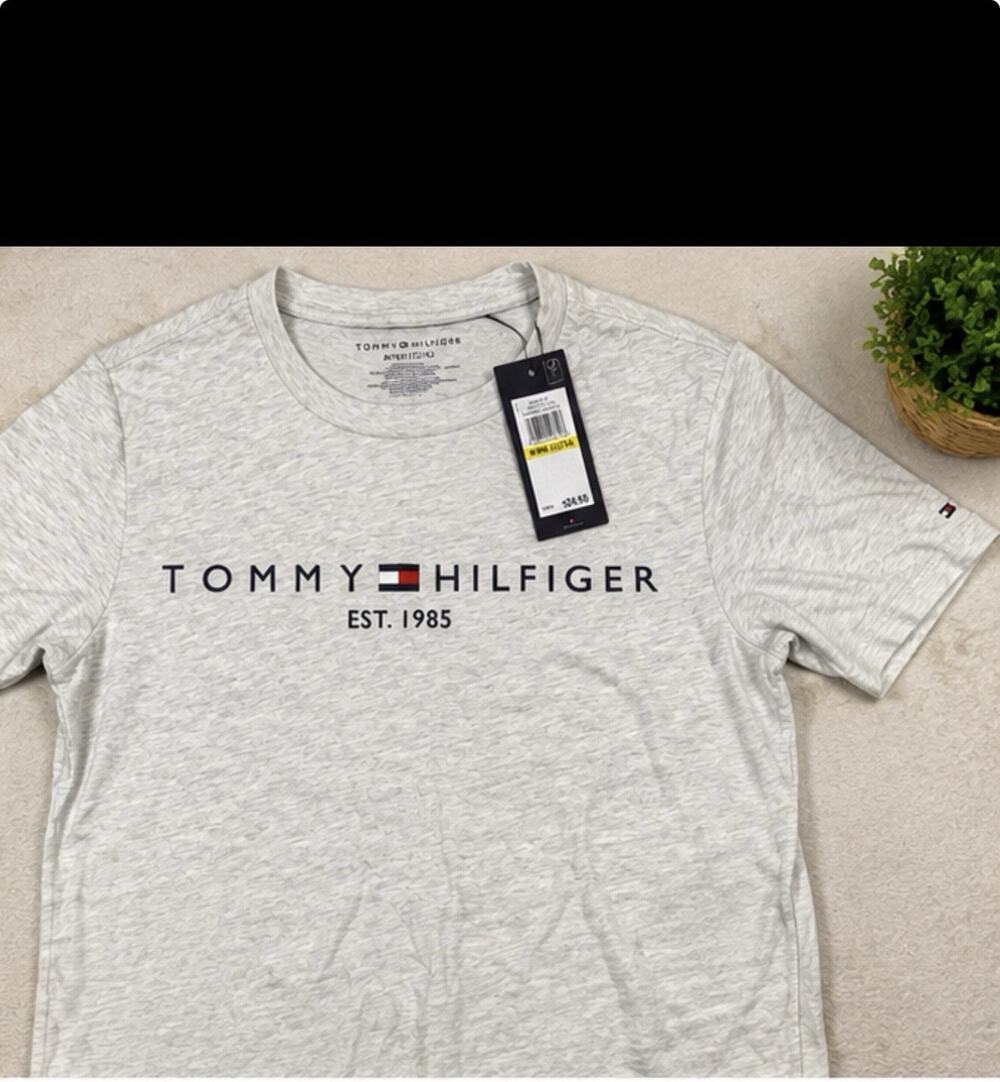 Tommy Hilfiger Boys M 12/14 Gray Logo Graphic T Shirt NWT
